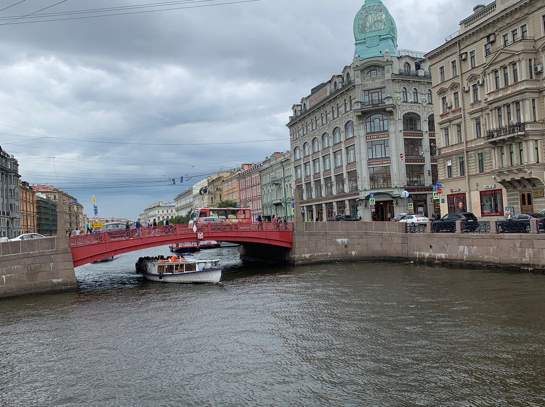 Red Bridge景点图片