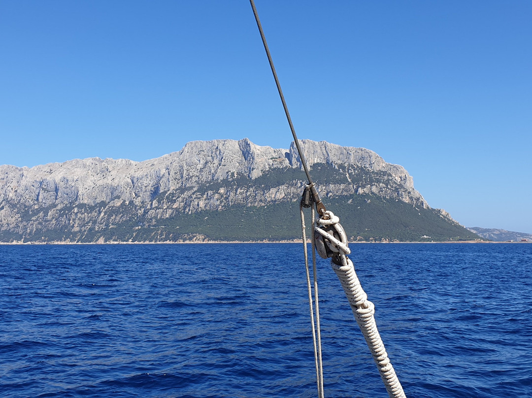 Gea Terza Escursioni-Golfo Aranci必去景点