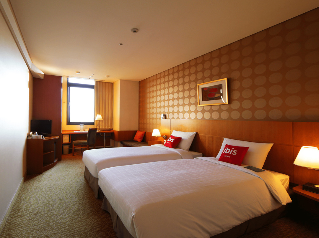 宜必思水原大使酒店主图