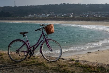 Cycle and Surf-Alderney必去景点