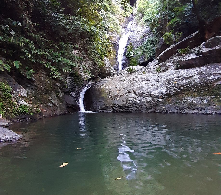 Nahulugan Falls景点图片