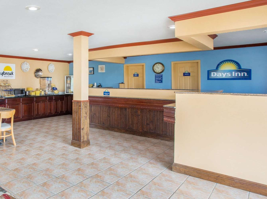 Days Inn by Wyndham Crowley主图