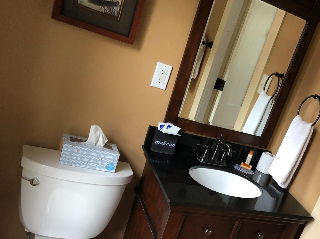 The Lake House at Ferry Point主图