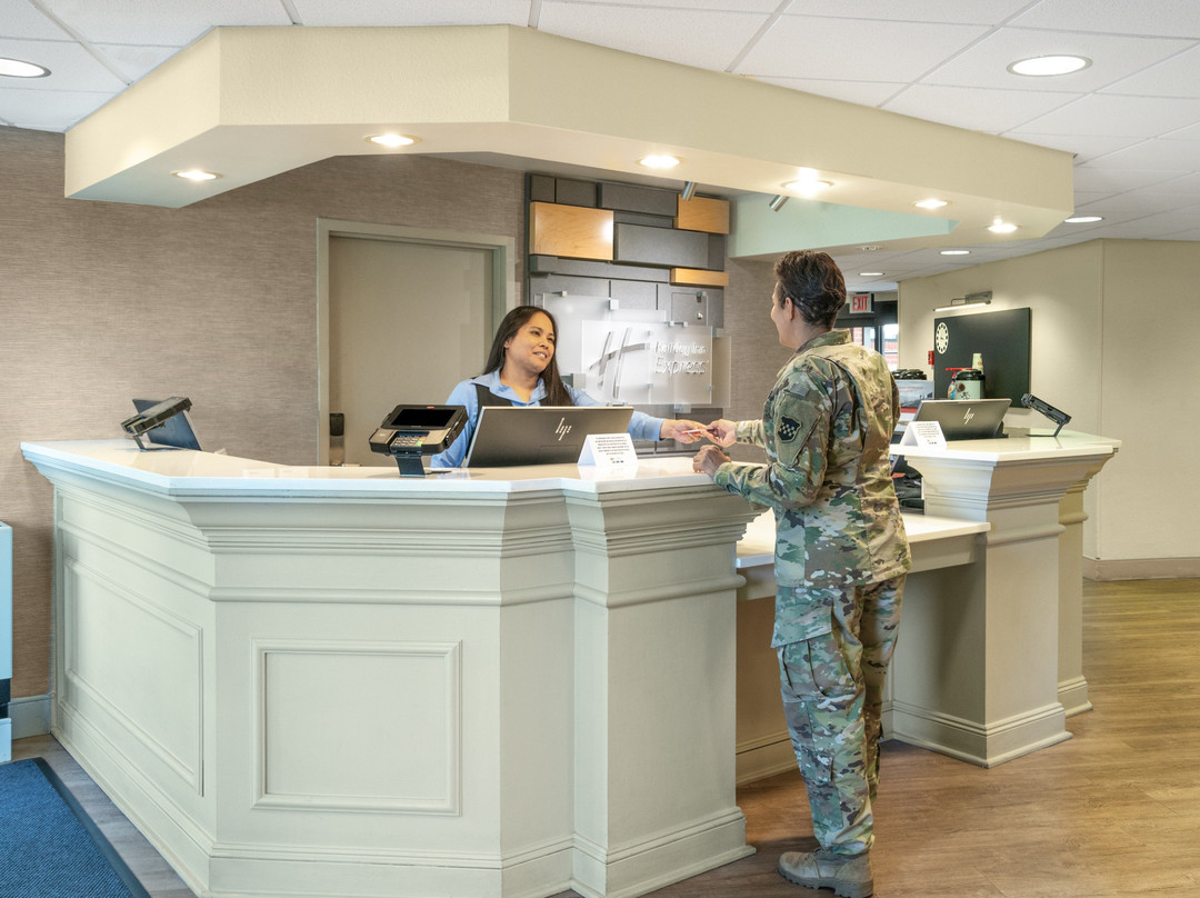 Holiday Inn Express Building 308主图