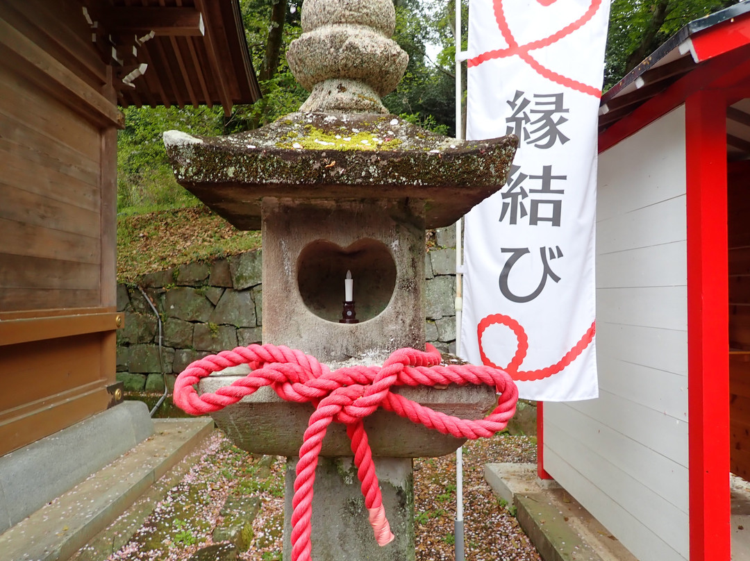 Nishioka Shrine景点图片