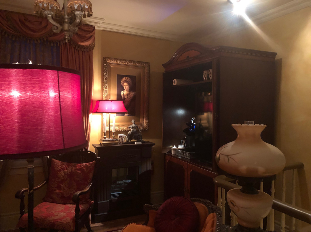 Russell Manor Bed and Breakfast主图