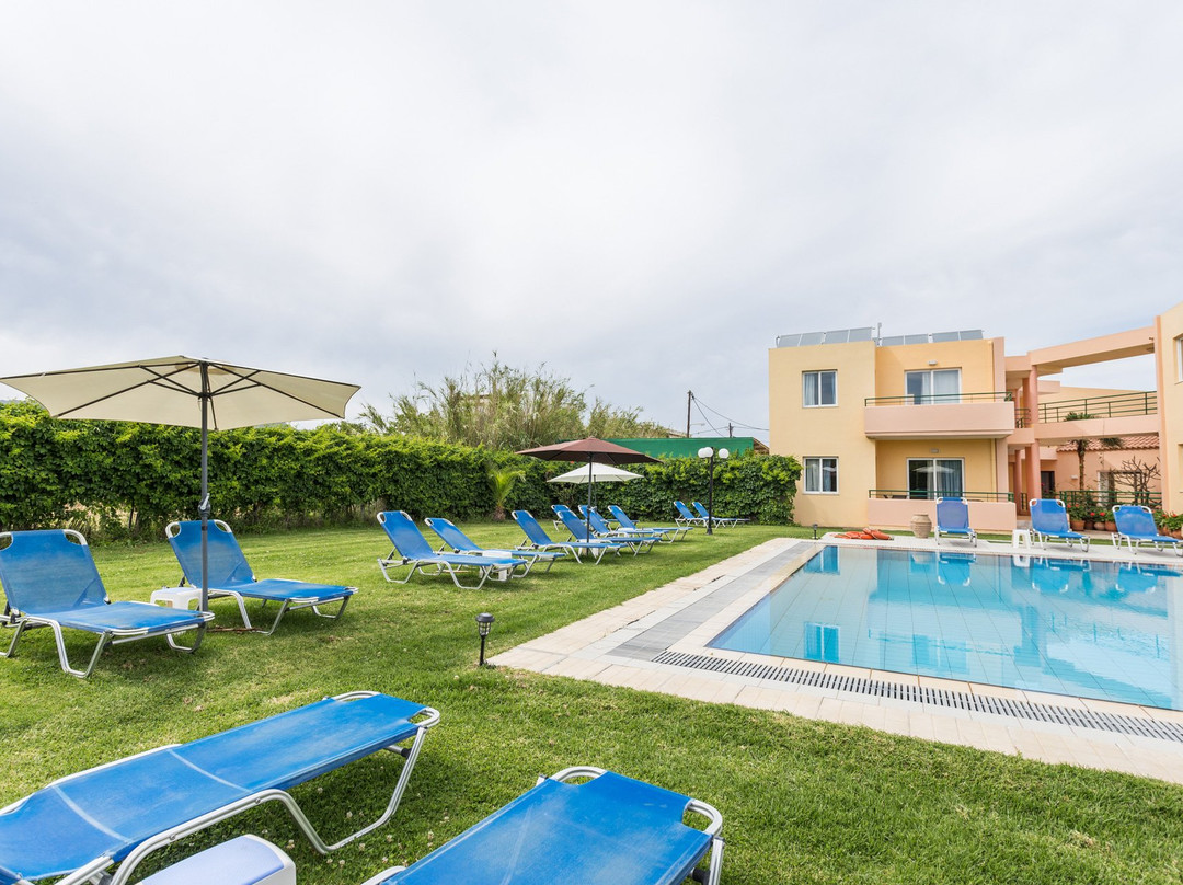 Alonia Apartments主图