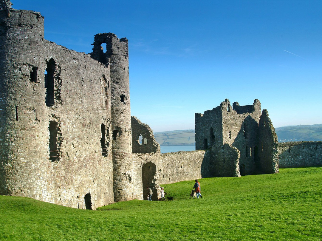 Llansteffan Castle景点图片