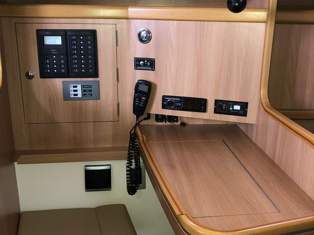 Delta Yacht Charter景点图片