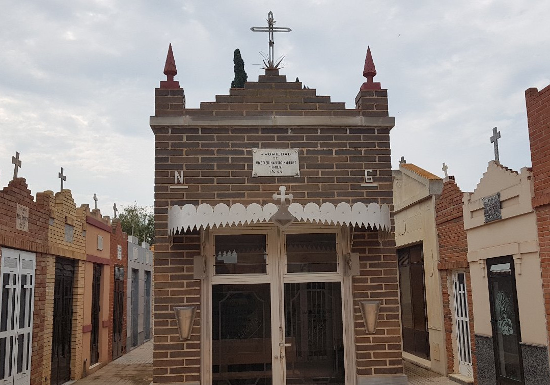 Cementerio parroquial Nuestra Senora de los Llanos景点图片