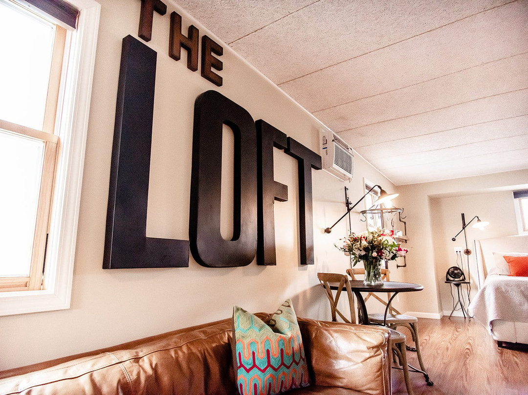 Small Batch Lodging主图