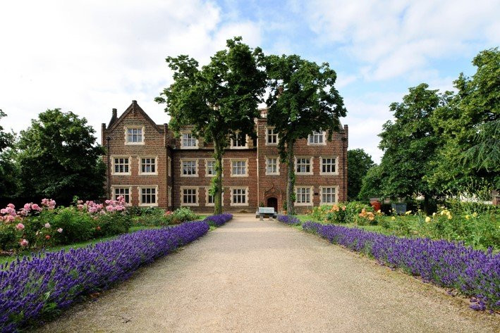 Eastbury Manor House景点图片