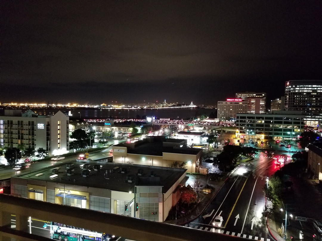 爱莫利维尔悦府酒店主图