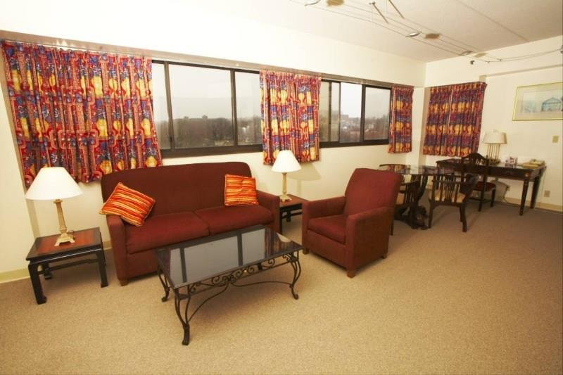 斯坦福德套房酒店主图