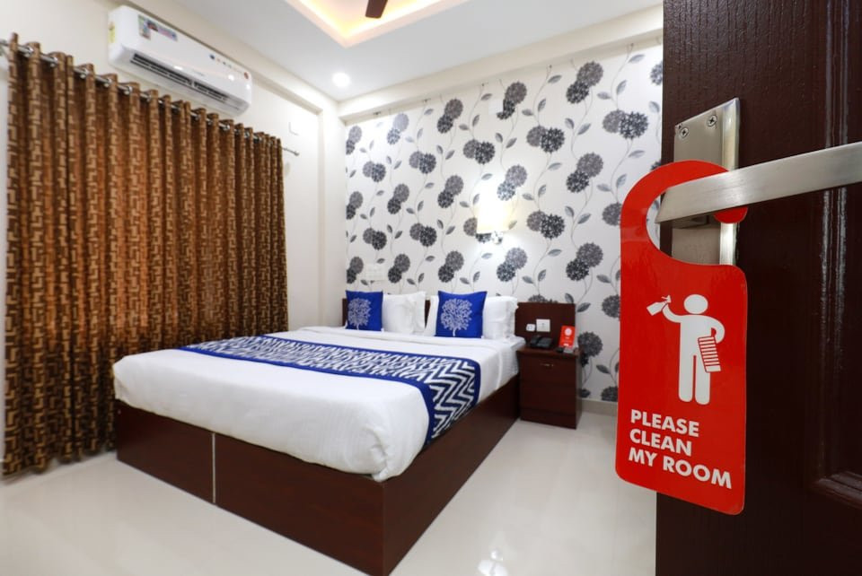 Almas Residency主图