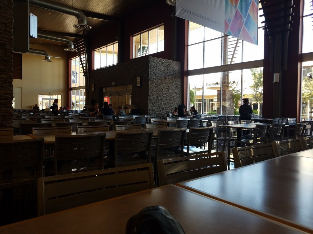 Phoenix Premium Outlets-钱德勒必去景点