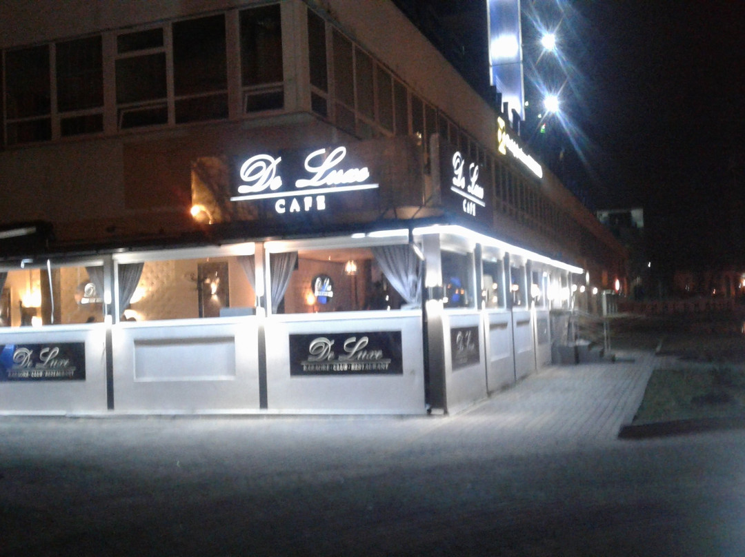 Zubra餐馆和美食-De Luxe Cafe