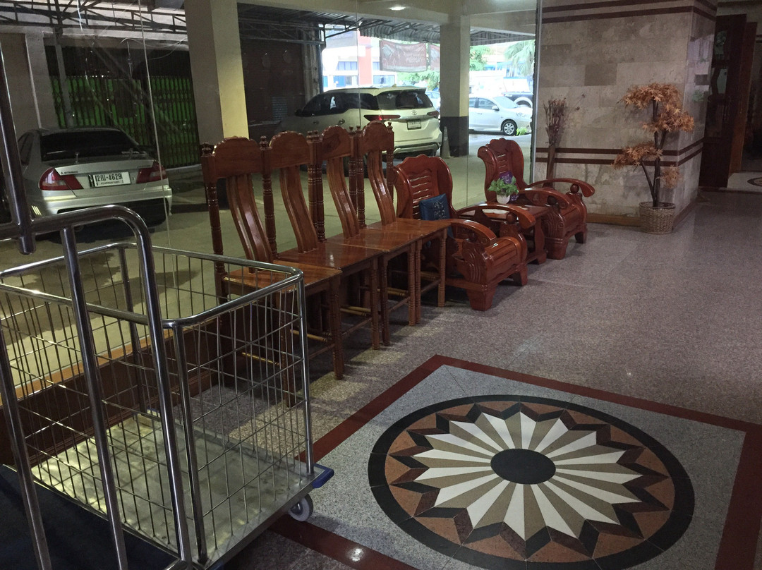 Submukdaphum Place Hotel主图