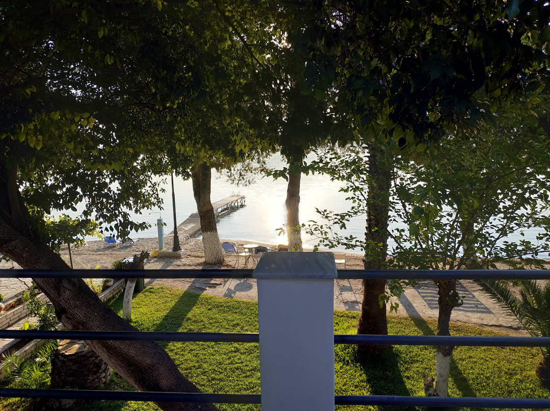 Flisvos Seaside Apartments主图