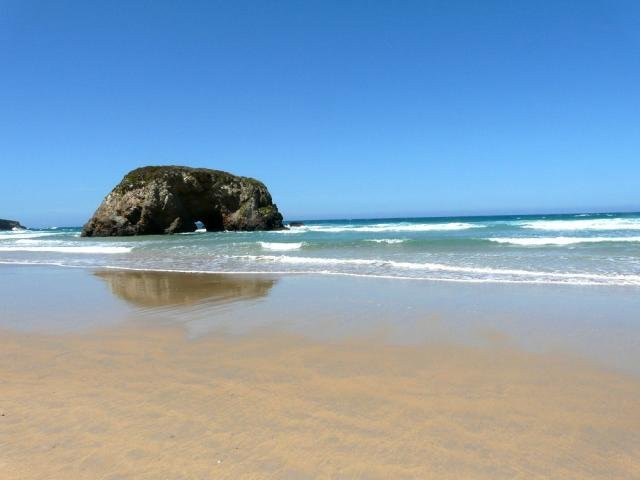 Playa de Serantes景点图片