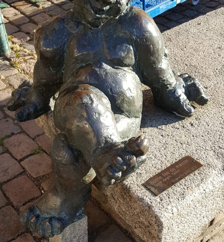 Skulptur "Guter Hausgeist"-基尔必去景点