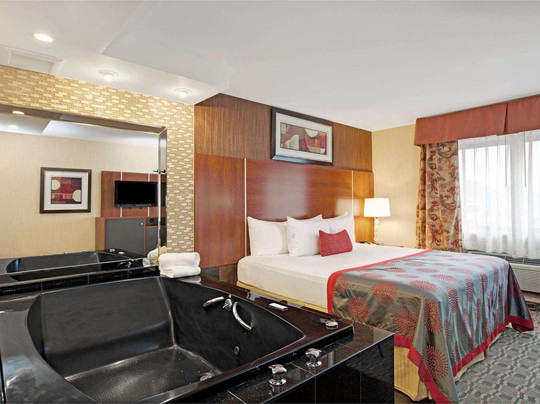 史坦顿岛华美达酒店主图