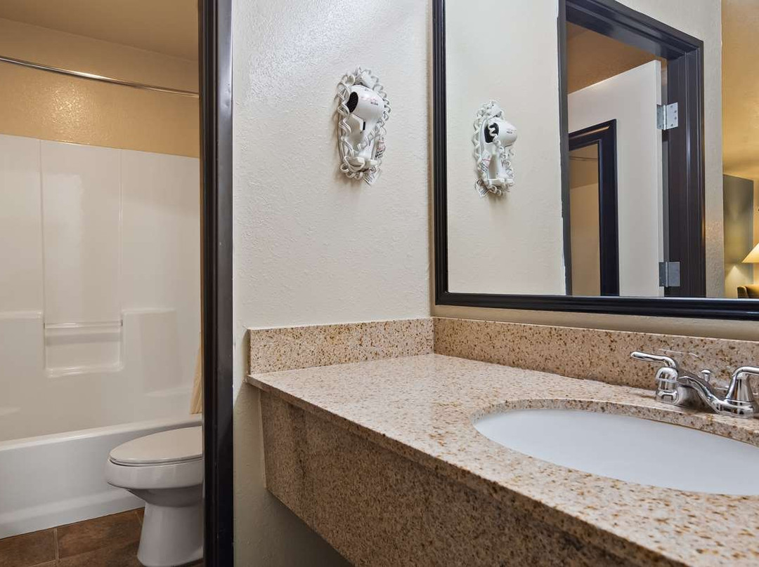 Best Western Regency Inn & Suites主图