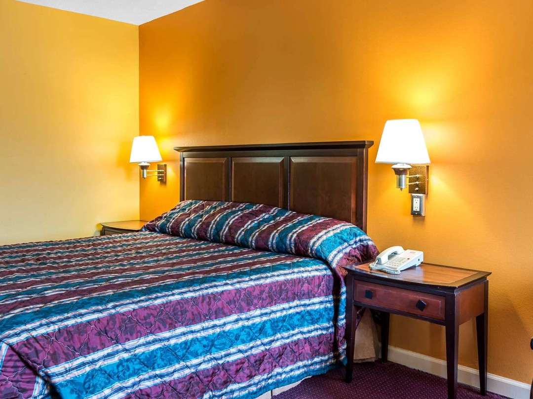 Econo Lodge At Six Flags主图