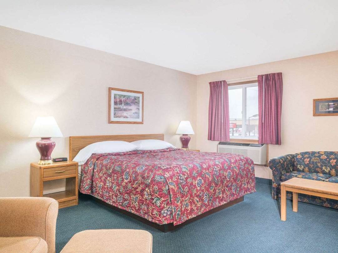 Super 8 by Wyndham Superior WI主图