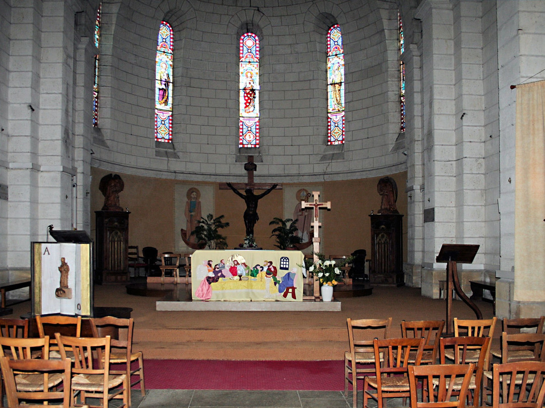 Eglise St Pierre-es-Liens-Lalinde必去景点