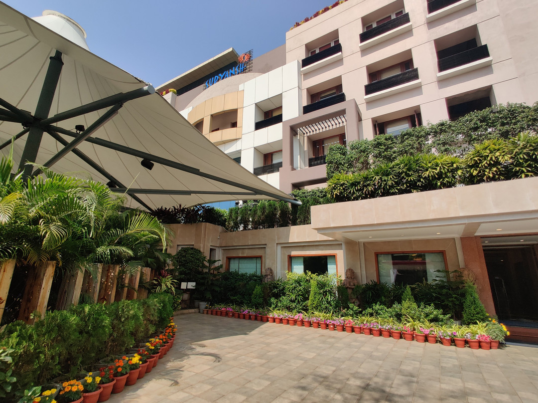 Suryansh Hotel And Resort