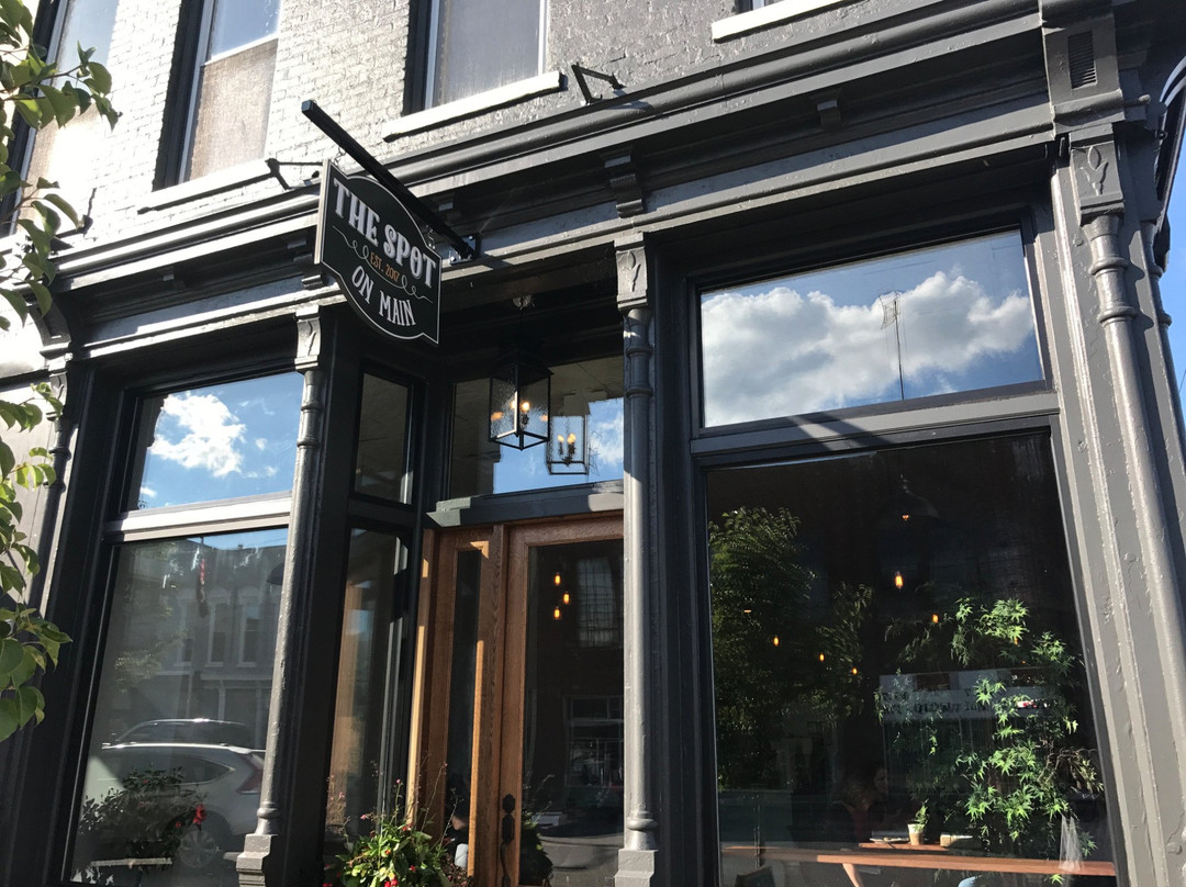 Jackson餐馆和美食-The Spot on Main