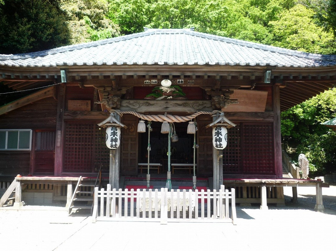 Takaku Shrine景点图片