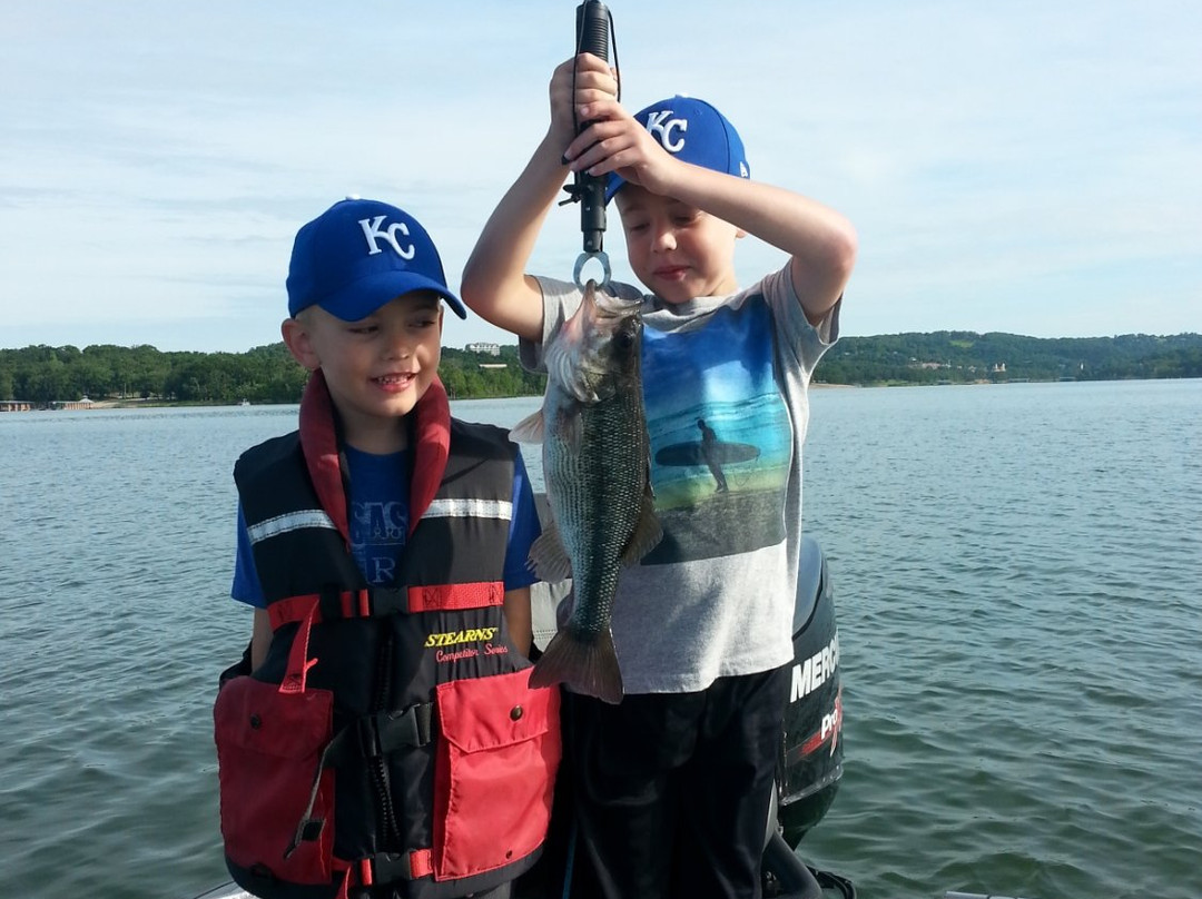 Mid Lakes Guide Service-Branson West必去景点