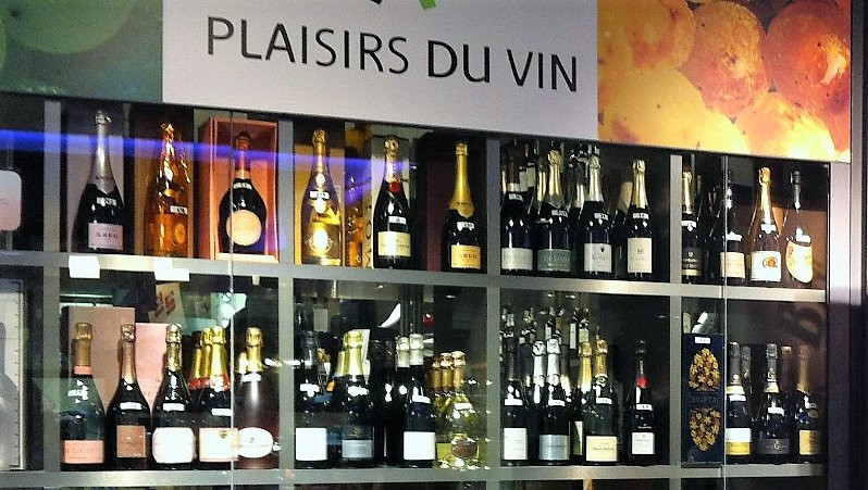 Plaisirs du Vin Barcelona-奥斯皮塔莱特德略夫雷加特区必去景点