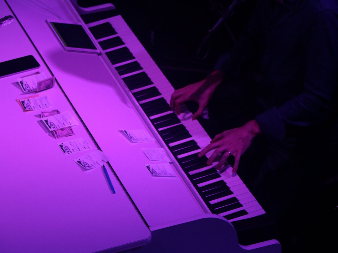 The Keys Dueling Pianos-圣 托马斯必去景点