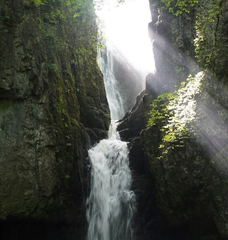 Catrigg Force Waterfall景点图片