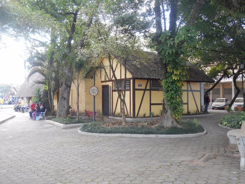 Praca Dona Luisa-Igrejinha必去景点