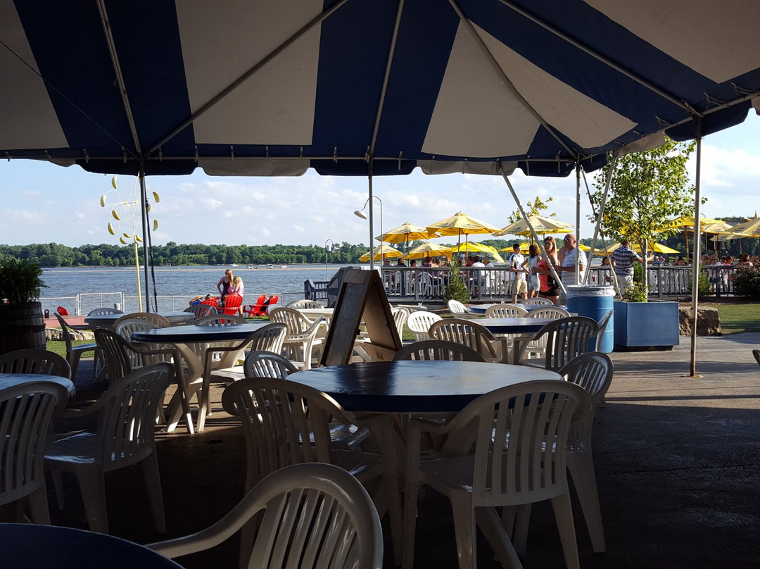 Grafton餐馆和美食-The Loading Dock Bar and Grill