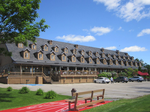 Les Eboulements酒店住宿-凯普奥克斯皮尔斯酒店