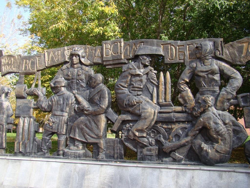 Kurganovo旅游景点-Monument to the Children Working During the Great Patriotic War