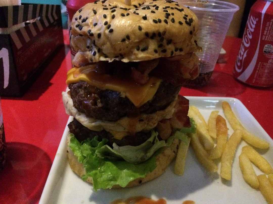 Hollywood Fine Burger