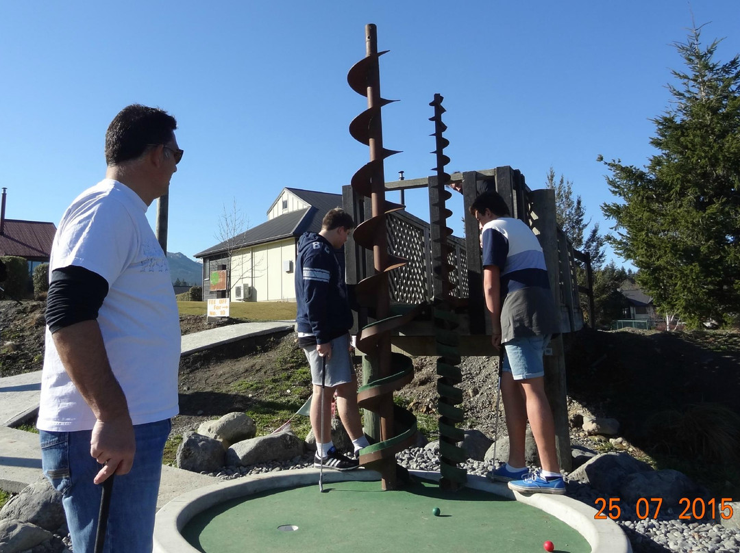Alpine Crazy Putt & Village Cruisers景点图片