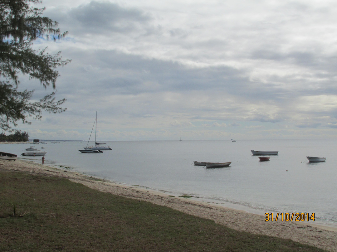 Pointe aux Piments Public Beach景点图片