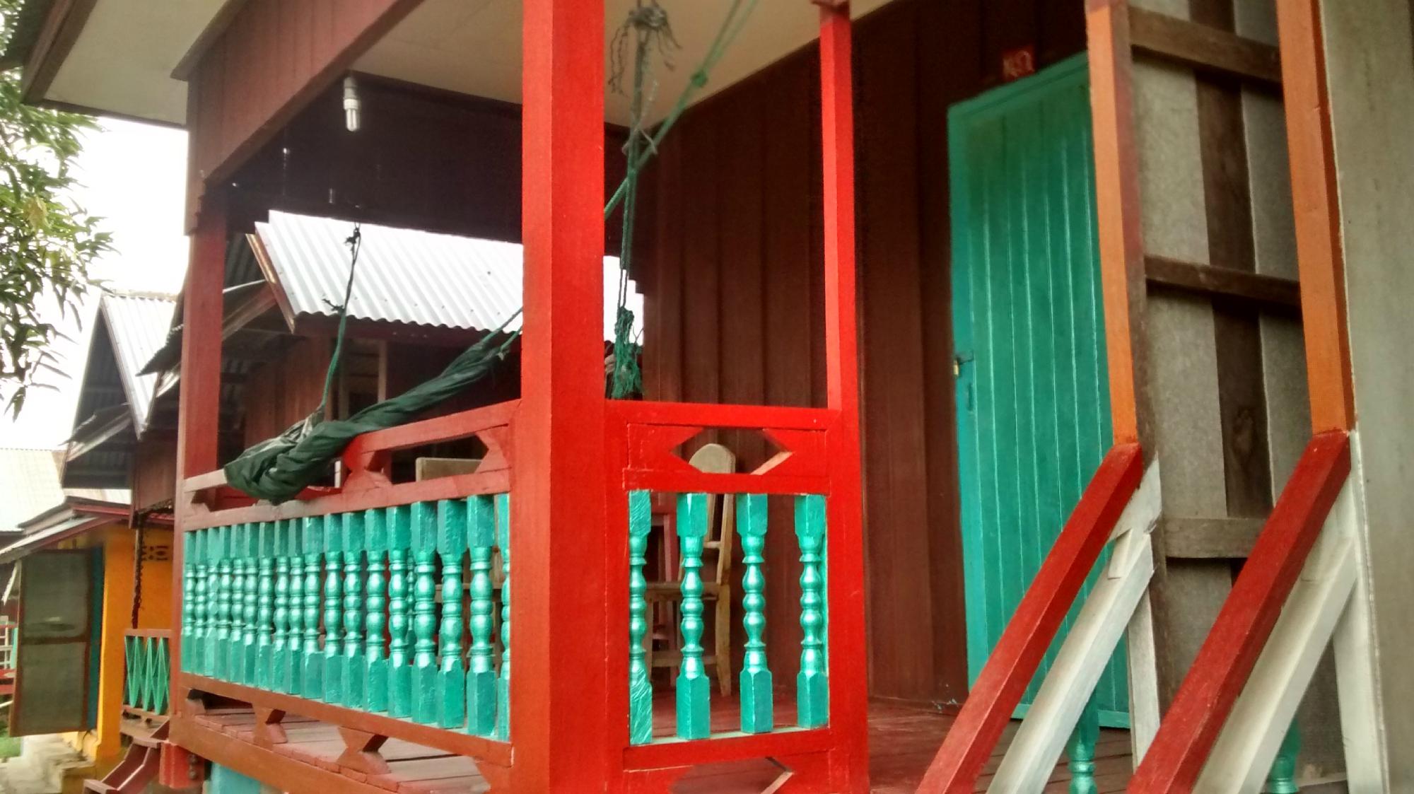 Mr B's Sunset View-客卧