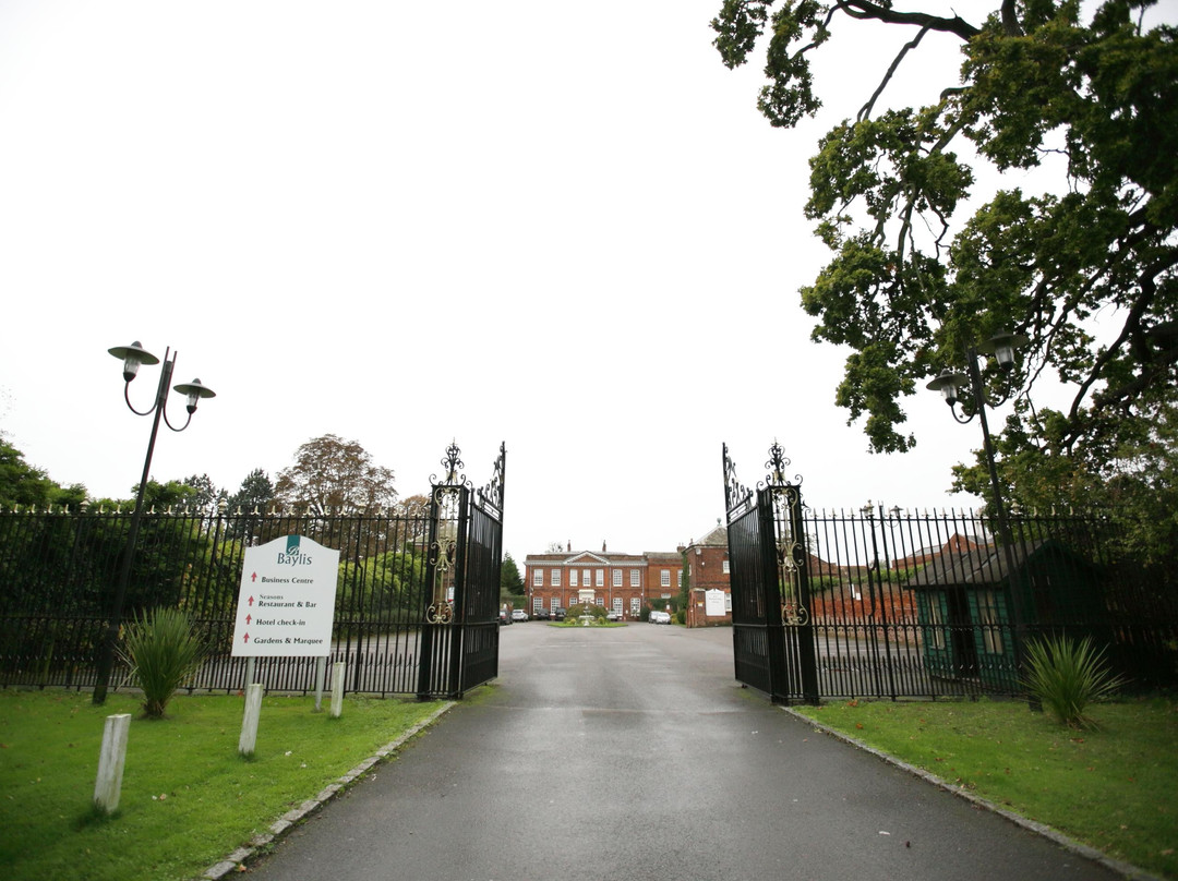 SK Baylis House Hotel