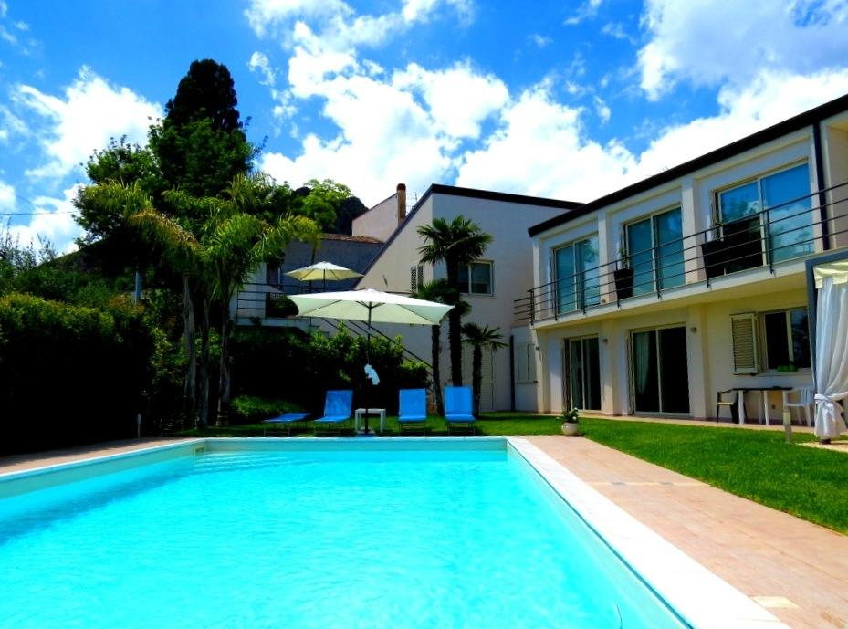 Villa Antal-泳池