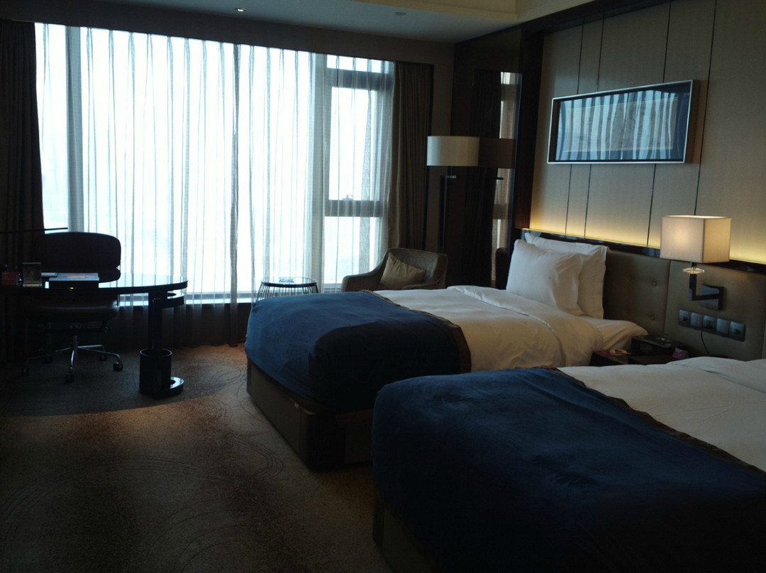 兰州皇冠假日酒店主图