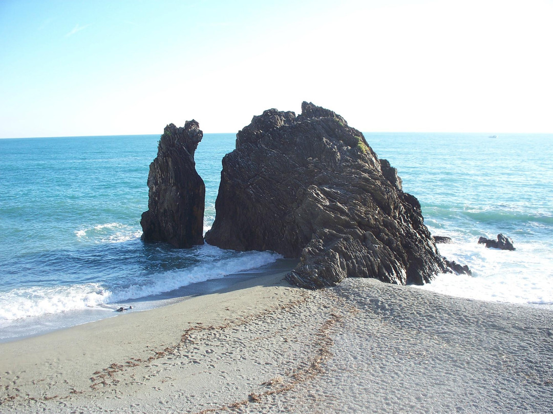 Spiaggia di Fegina-滨海蒙特罗梭必去景点