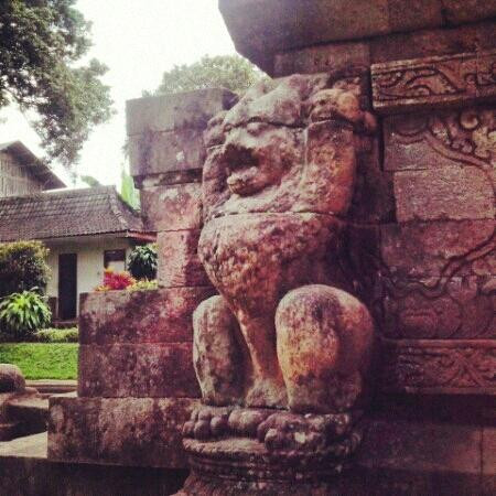 Candi Kidal景点图片
